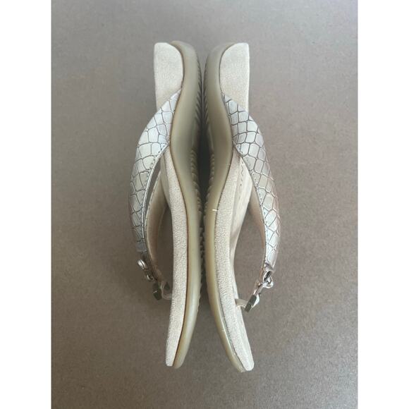 NWOT Vionic Bella Silver Metal Fabric Bow Thong Flip-Flop Comfort Sandals Sz 7 - Picture 5 of 10